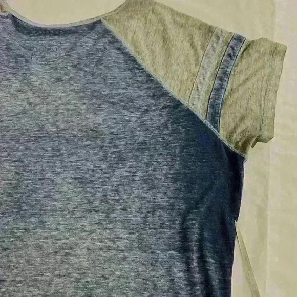 Torrid Womens Size 1 (14/16) Navy Classic Fit Beers and Cheers Football T-Shirt - Picture 10 of 11